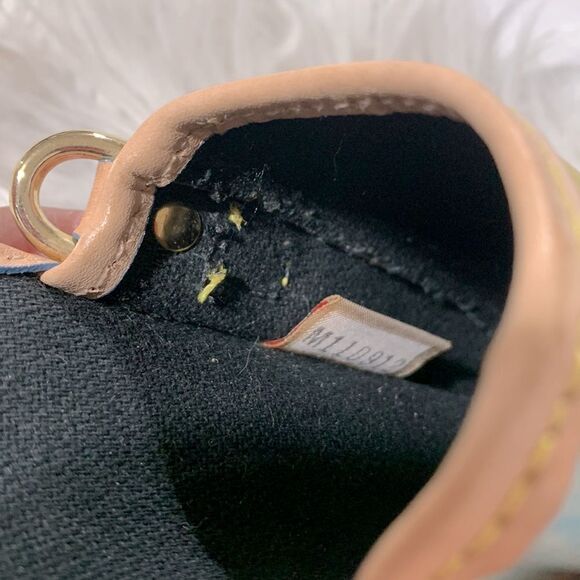 DOONEY & Bourke pouch leather trim snap closure large heart brand charm hearts - Picture 6 of 10